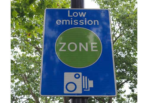 low-emission-zone-sign-for-ev-benefits.jpg