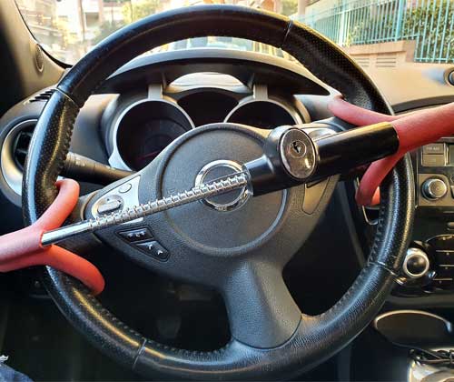 steering-wheel-lock-for-night-safety.jpg