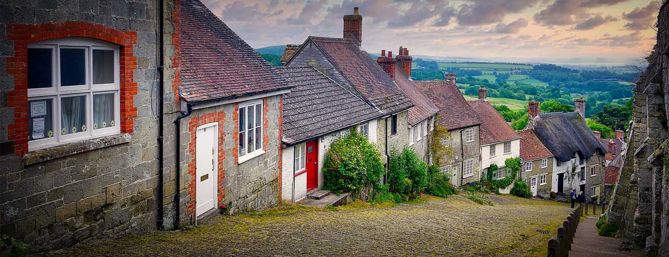 uk-country-road-for-mileage-terrain